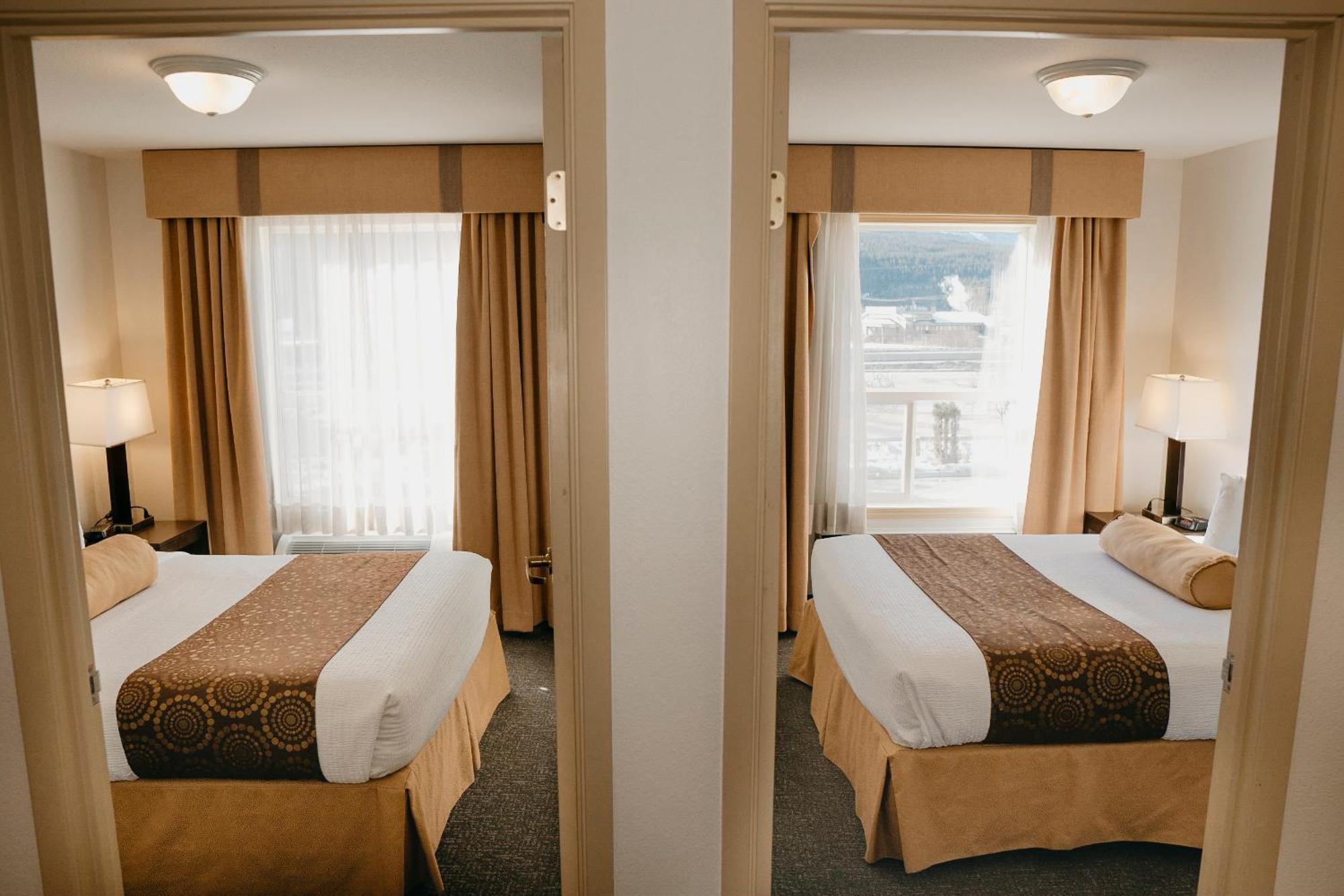 מלון Ramada גולדן מראה חיצוני תמונה